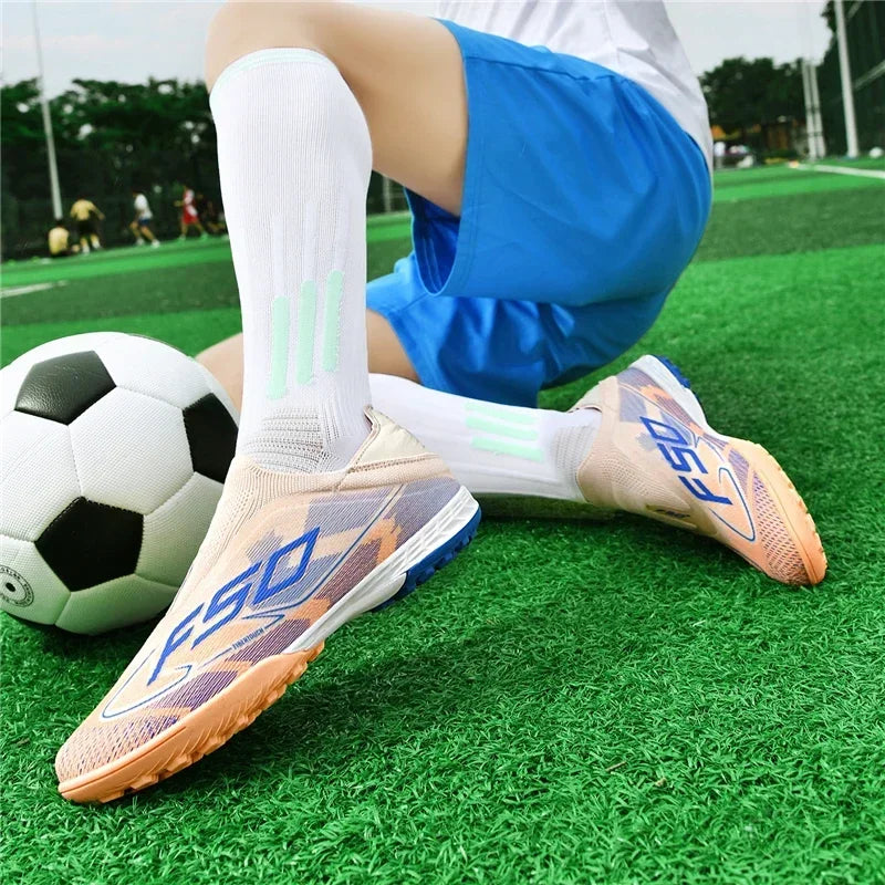 Nouvelles chaussures de football pour hommes, chaussures de match en extérieur, baskets de soccer, chaussures montantes de haute qualité, crampons antidérapants pour futsal et terrain synthétique, meilleures ventes