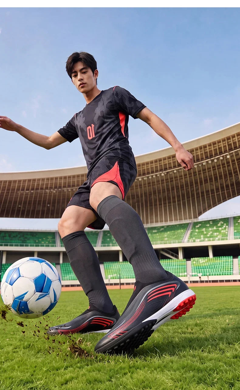 Nouvelles chaussures de football pour hommes TF/FG, chaussures de football professionnelles de haute qualité, chaussures de futsal unisexes pour femmes, vente chaude, crampons ultralégers, baskets.