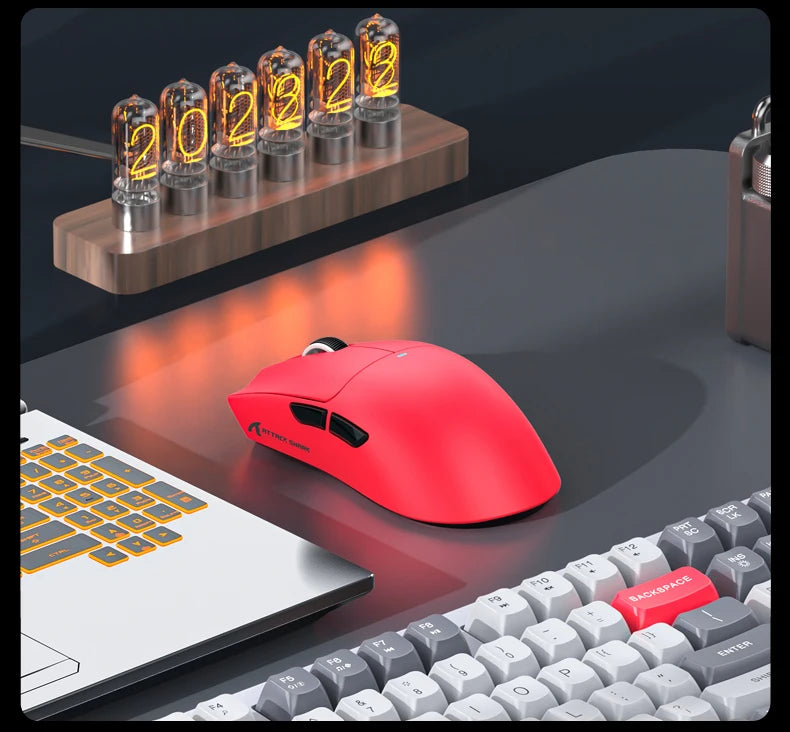 ATTACK SHARK X11SE trådløs gamingmus, tri-mode, 63g superlet med PAW3311-sensor, 22000 DPI, 300mAh batteri, dobbelt driver