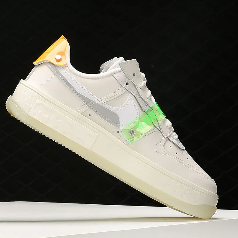 Nike AIR FORCE 1 '07 Damen Air Force One Classic Freizeitsneaker DO2332-111