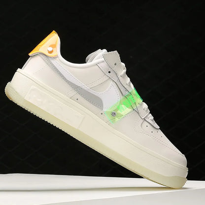 Nike AIR FORCE 1 '07 Damen Air Force One Classic Freizeitsneaker DO2332-111