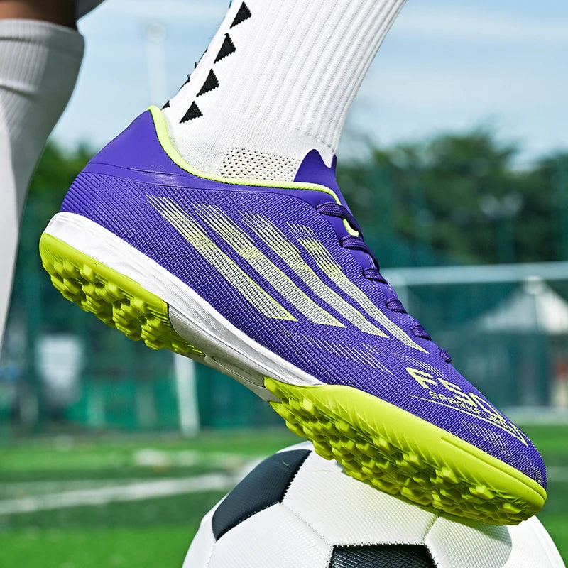 Chaussures de football pour hommes, crampons de football pas chers, chaussures de terrain AG/TF antidérapantes, chaussures de football d'entraînement en plein air pour débutants.