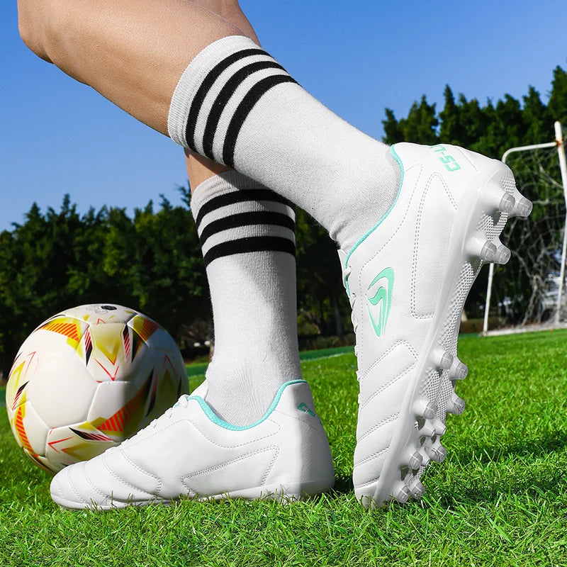 Nouvelles chaussures de football pour hommes, chaussures de soccer d'extérieur TF FG, crampons pour terrain en herbe, chaussures d'entraînement confortables, chaussures de match, futsal, chaussures de sport respirantes pour