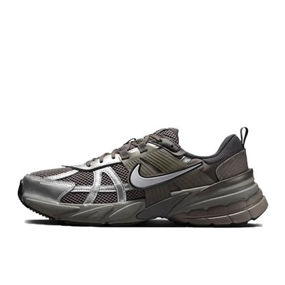 Nike V2K Run Men's Low-Top Running Shoes Versatile, Durable, Casual Training & Urban Commuting HJ4497-001
