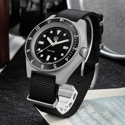 Watchdives WD1972 Quarzuhr mit VH31 Sweep-Seconds-Uhrwerk, Saphirglas, BGW9-Leuchtmasse, 20Bar wasserdicht, Vintage-Herrenuhr