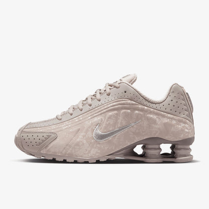 Originalūs Nike Shox R4 moteriški amortizuojantys žemaauliai bėgimo bateliai HV0934-001
