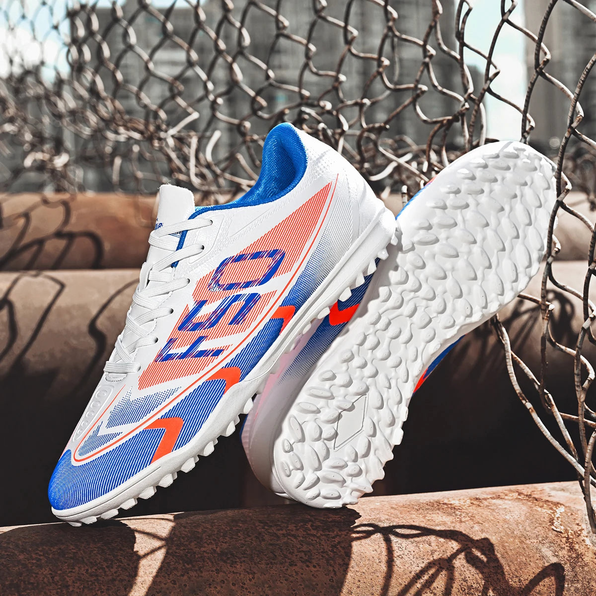Chaussures de football pour hommes, modèle TF pour terrains synthétiques, tige en PU respirant, crampons en caoutchouc antidérapants, baskets de football pour adultes, idéales pour l’entraînement sur gazon synthétique