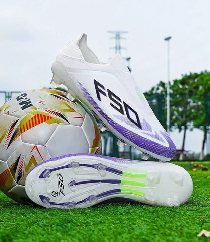 Nouvelles chaussures de football pour hommes, antidérapantes, à tige haute, pour terrain en herbe, chaussures de sport pour garçons, crampons d'extérieur très vendus, de haute qualité et légers.